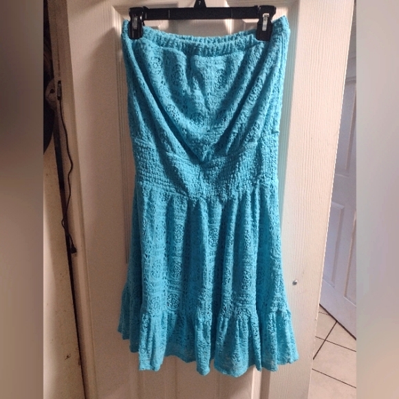 n Dresses & Skirts - N